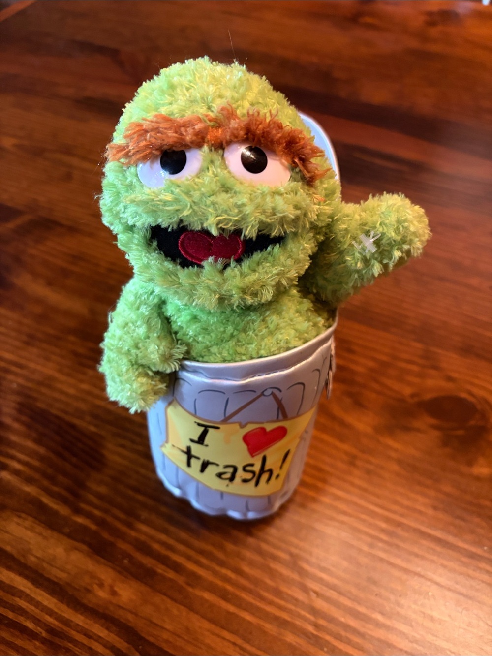Sesame Street Oscar The Grouch in Trash Can Plush I Love Trash Garbage Can